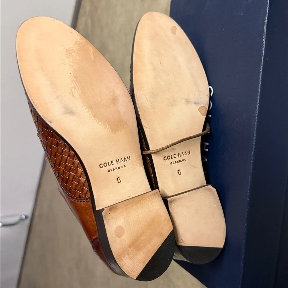 Brand new Cole Haan women's Tan Woven Leather Oxfords - Picture 10 of 10